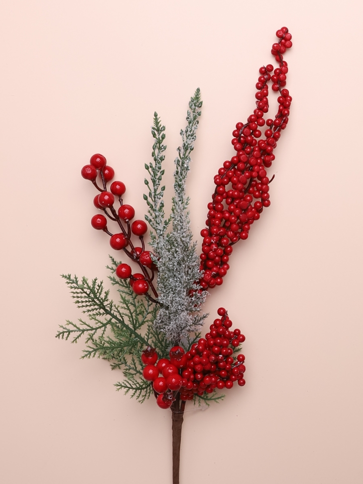 ИЦ Ветка новогодняя 56см с красными ягодками ИЦ Ветка новогодняя 56см с красными ягодками