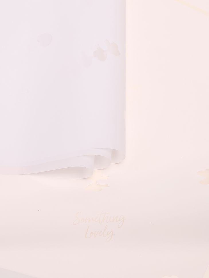 Пленка матовая 55смх55см 20 листов 50мкм бант, сердечки белый