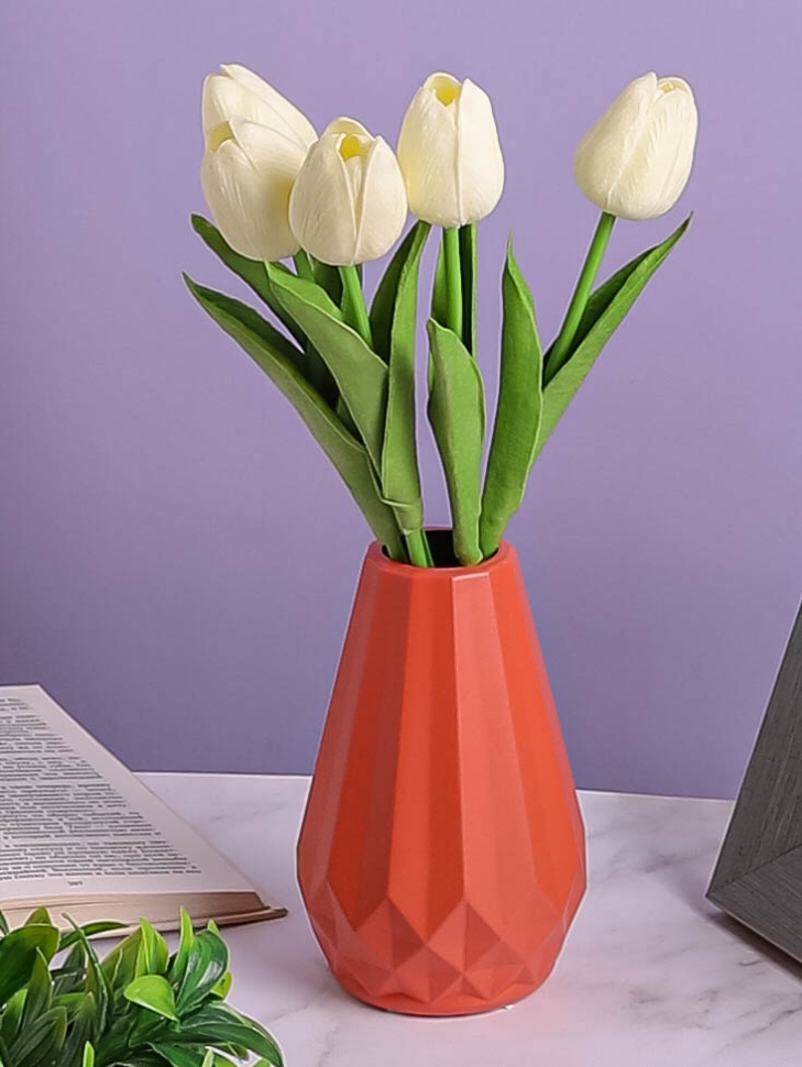 Ваза пластиковая H15,3 х D7х3,8х4,8см 3574 оранжевый Ваза пластиковая H15,3 х D7х3,8х4,8см 3574 оранжевый