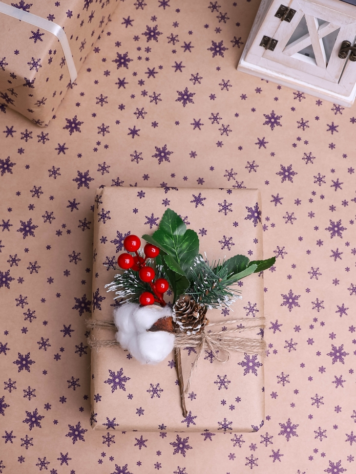 Бумага крафт 70г/м2, 70см x 10м, Снежинка NEW, фиолет Бумага крафт 70г/м2, 70см x 10м, Снежинка NEW, фиолет