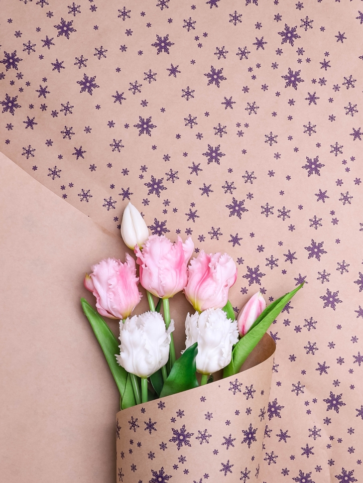 Бумага крафт 70г/м2, 70см x 10м, Снежинка NEW, фиолет Бумага крафт 70г/м2, 70см x 10м, Снежинка NEW, фиолет