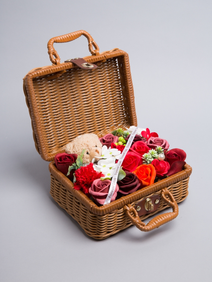 Композиция с мылом в чемодане 22х18х12см 51008-1 красный Композиция с мылом в чемодане 22х18х12см 51008-1 красный