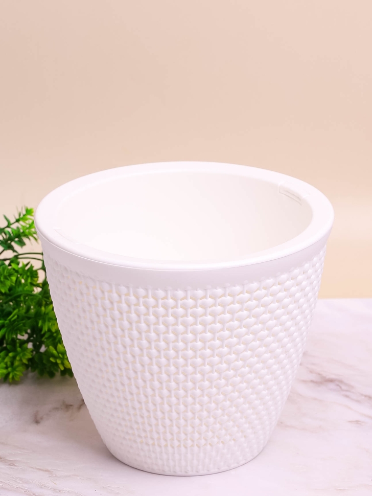 Кашпо из пластика "Ротанг" 3л. h16.5см,d19 белый Кашпо из пластика "Ротанг" 3л. h16.5см,d19 белый