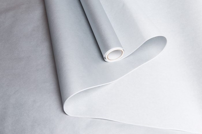 Бумага белая крафт 50г/м2, 70см x 10м, Тонировка, серебро Бумага белая крафт 50г/м2, 70см x 10м, Тонировка, серебро