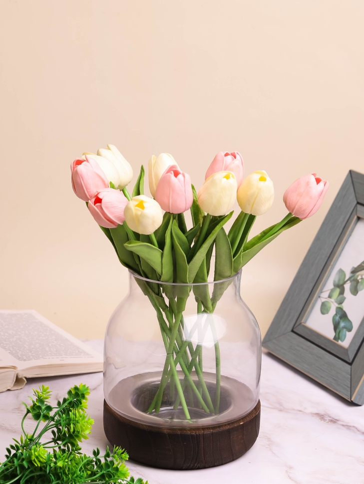 Ваза-подсвечник стекло h19 d16,5см К на деревянной подставке темный Ваза-подсвечник стекло h19 d16,5см К на деревянной подставке темный