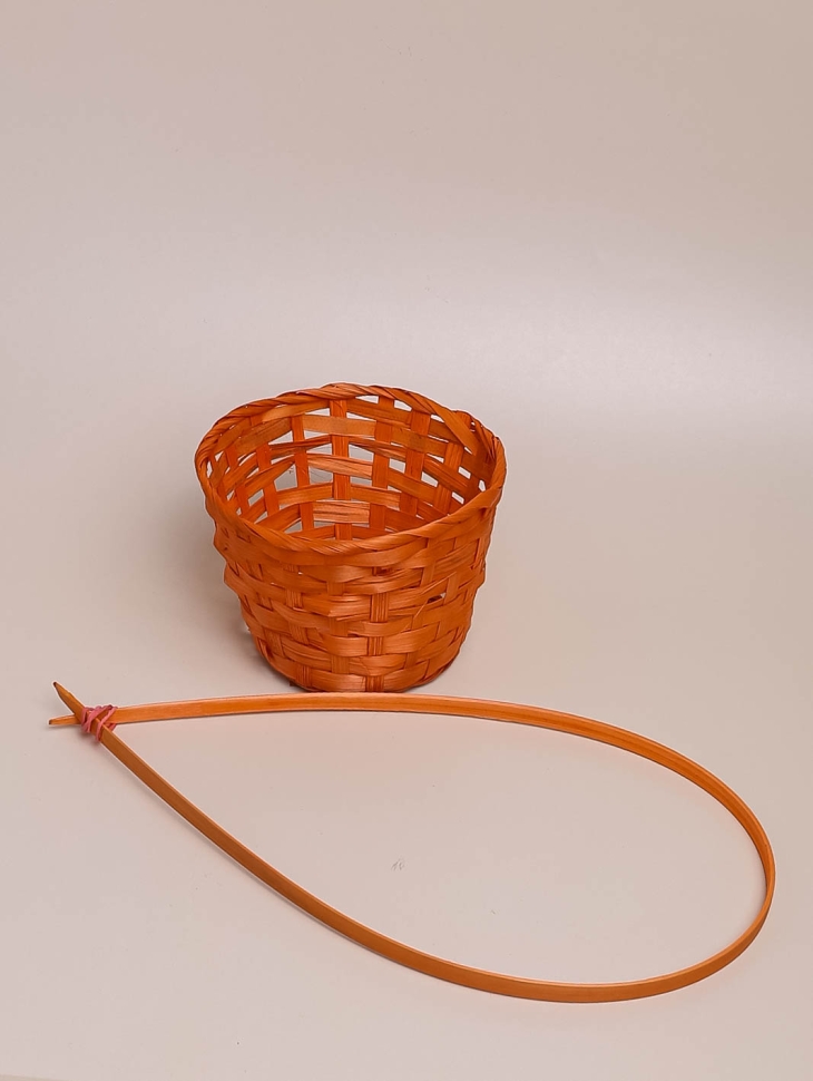 Корзина плетеная бамбук D13x9.5/28см оранжевая Корзина плетеная бамбук D13x9.5/28см оранжевая