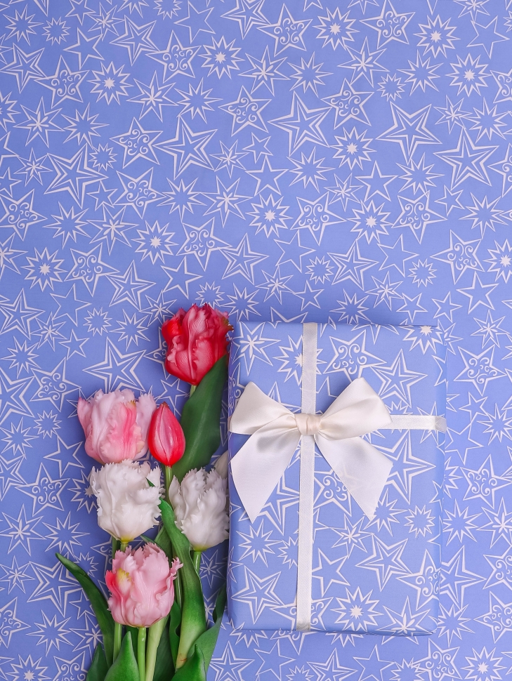 Бумага белая крафт 50г/м2, 70см x 10м Звездный микс, лаванда Бумага белая крафт 50г/м2, 70см x 10м Звездный микс, лаванда