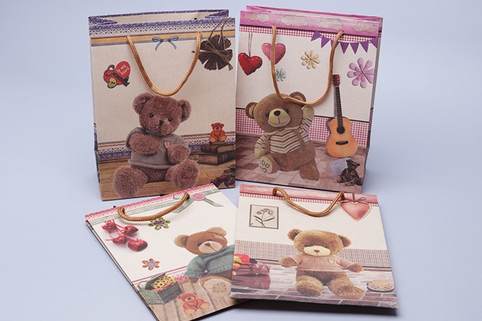 Сумочка подарочная крафт 18 х23х10см Мишки Сумочка подарочная крафт 18 х23х10см Мишки