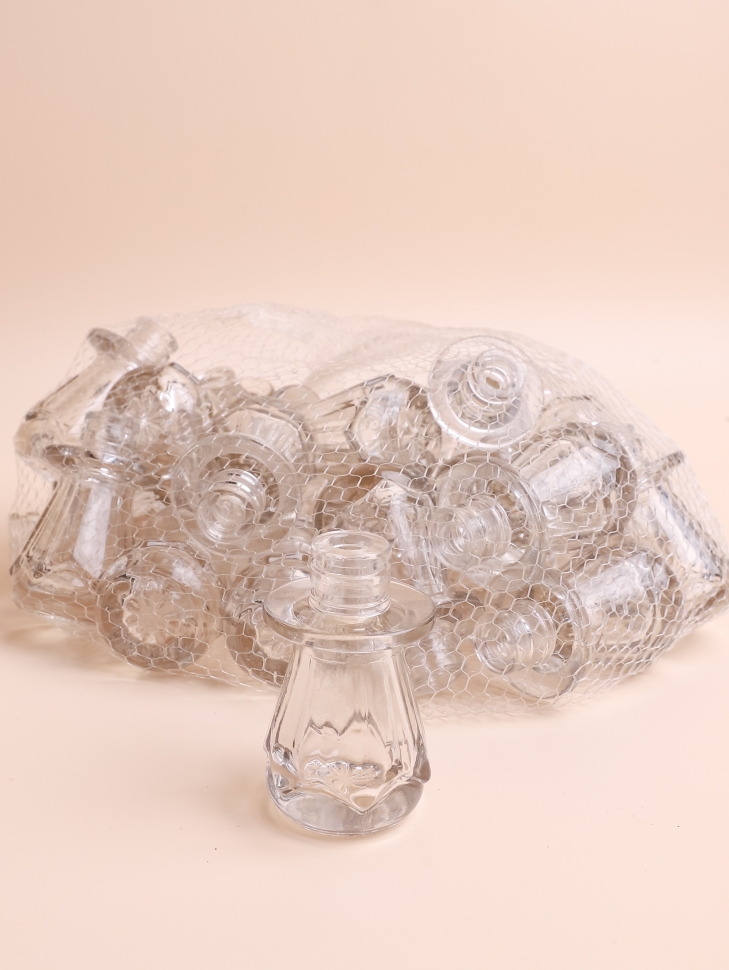 Ваза стекло Капля-шарик Снежана D4x6см подвесная малая, 25шт Ваза стекло Капля-шарик Снежана D4x6см подвесная малая, 25шт