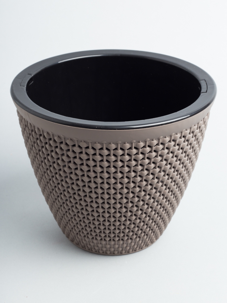 Кашпо из пластика "Ротанг" 3л. h16.5см,d19 мокачино Кашпо из пластика "Ротанг" 3л. h16.5см,d19 мокачино