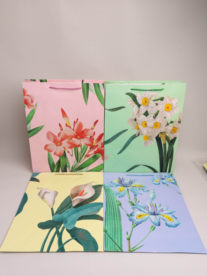 Сумочка подарочная 26х32x10см 530-101 цветы микс Сумочка подарочная 26х32x10см 530-101 цветы микс