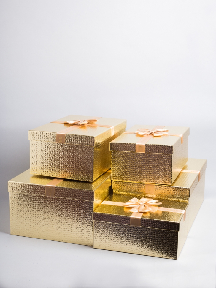 Коробка прямоугольник набор из  5шт 53х35х22см текстура кожи с бантом золото