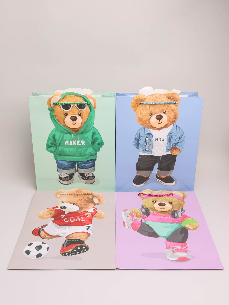 Сумочка подарочная 26х32x10см 530-137 мишка спорт микс