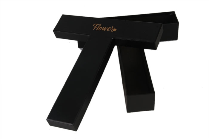 Коробка для цветов 33.7x29.4x6см Буква T черная