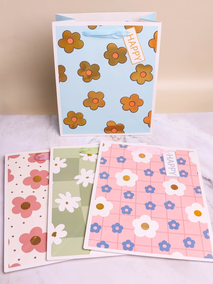 Сумочка подарочная 26х32x12,5см цветы микс Сумочка подарочная 26х32x12,5см цветы микс