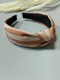 Ободок О-084 16х12,5х3см кофе в полоску
