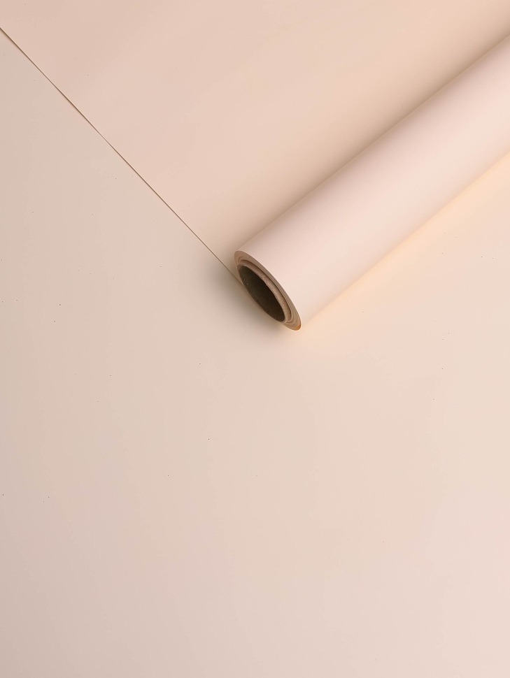 Пленка матовая Пастель 58см х 10м на втулке, слоновая кость. Пленка матовая Пастель 58см х 10м на втулке, слоновая кость.