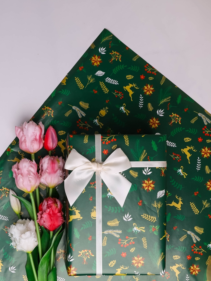 Бумага упаковочная НГ 70х100см 2лист 82-2 ветки/олени на зеленом Бумага упаковочная НГ 70х100см 2лист 82-2 ветки/олени на зеленом