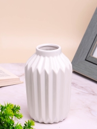 Ваза керамика  9,5х15см LZL-75 белый