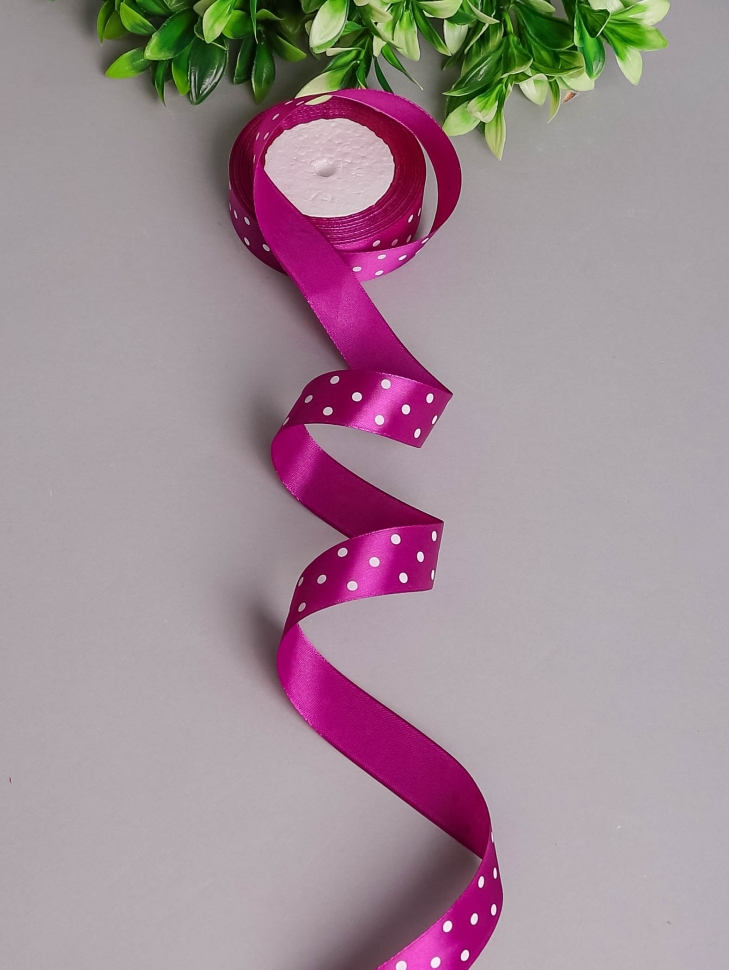 Лента атласная 25мм х 25 ярд  горох на пупрпурном