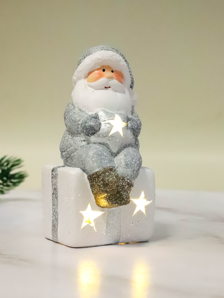 Фигурка декоративная НГ  7х7,6х13,8 с подсветкой Дед Мороз/Снеговик микс